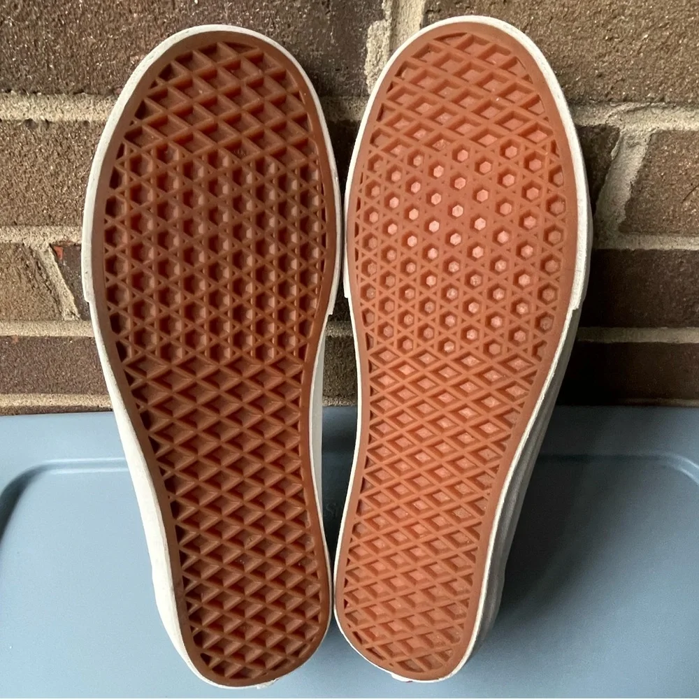 Vans Off The Wall Black And White Suede Sneakers - Picture 9 of 10